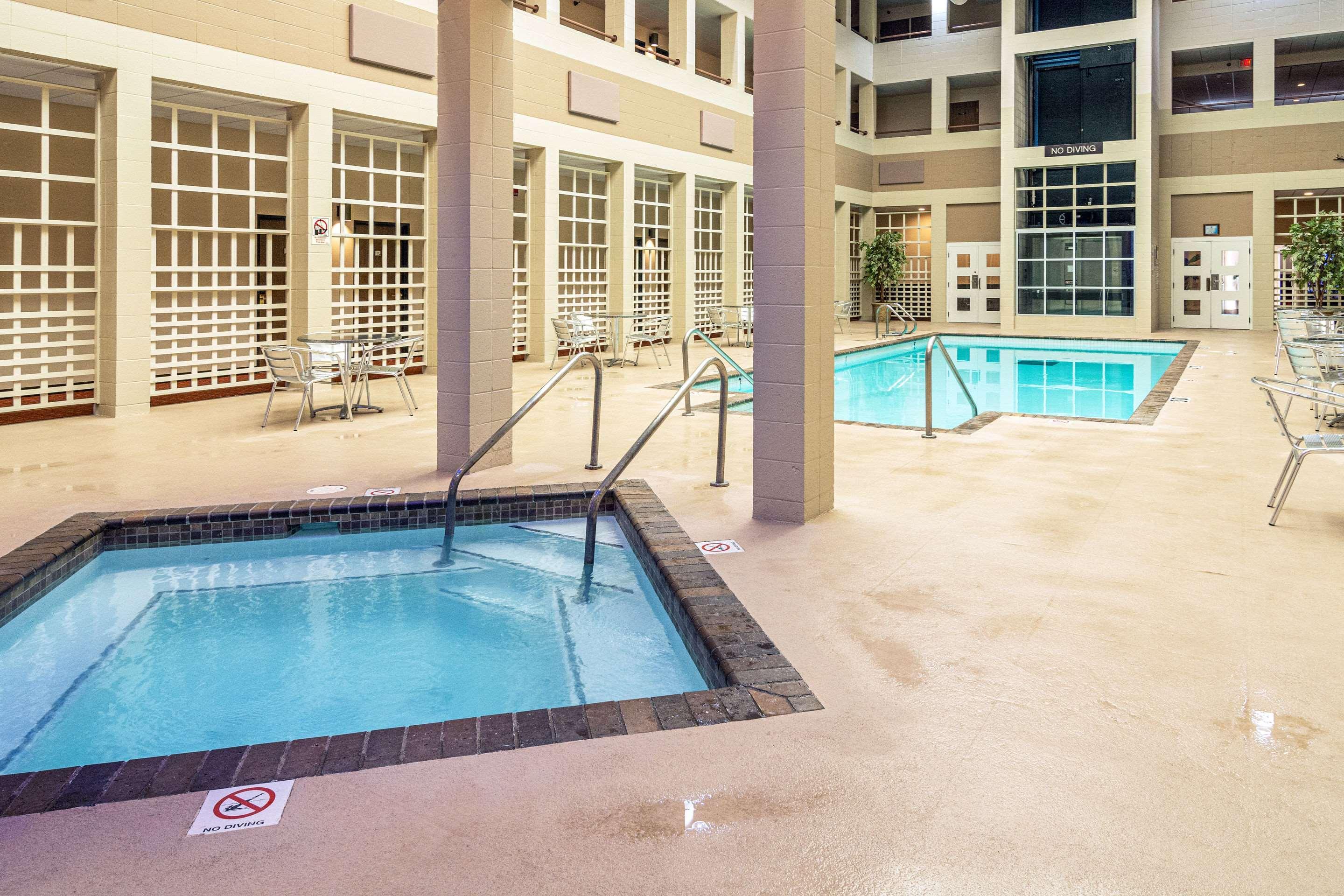 Quality Inn & Suites Virginia Extérieur photo